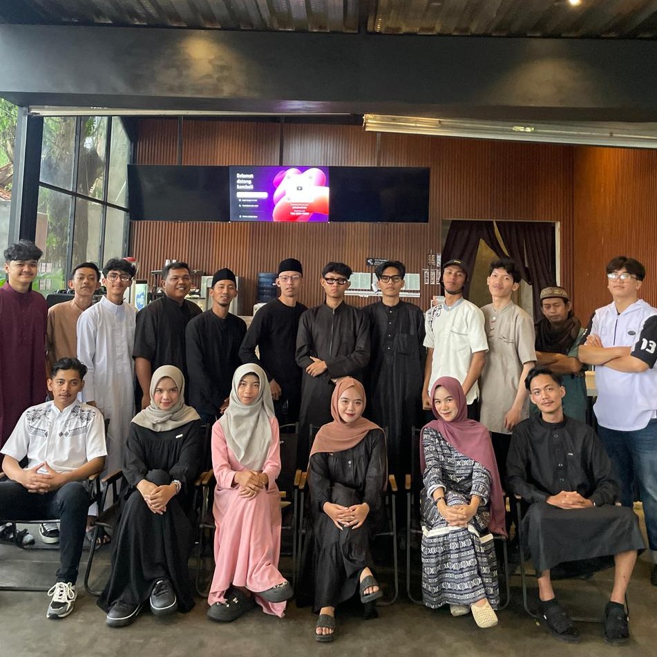 Tim dan suasana kafe MOKOPI